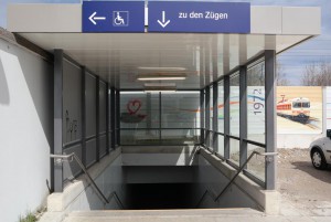 Treppenabgang am Bahnhofsparkplatz von Zorneding (Foto: Peter Pernsteiner)